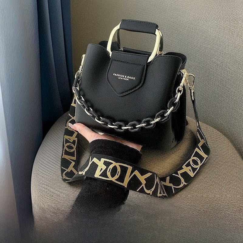 Minimalist Crossbody Bag with Chain Strap